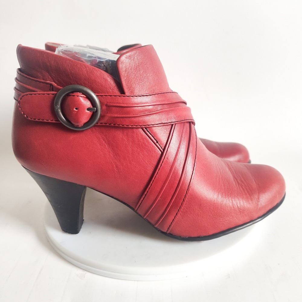 Born‎ Leather Ankle Boots 6.5 Red Strappy Buckle Zip Kitten Heel Booties W51250